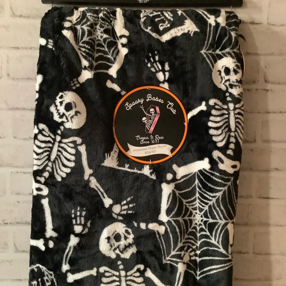 Spooky Girls Club Halloween 60” x 70” Skeleton Throw